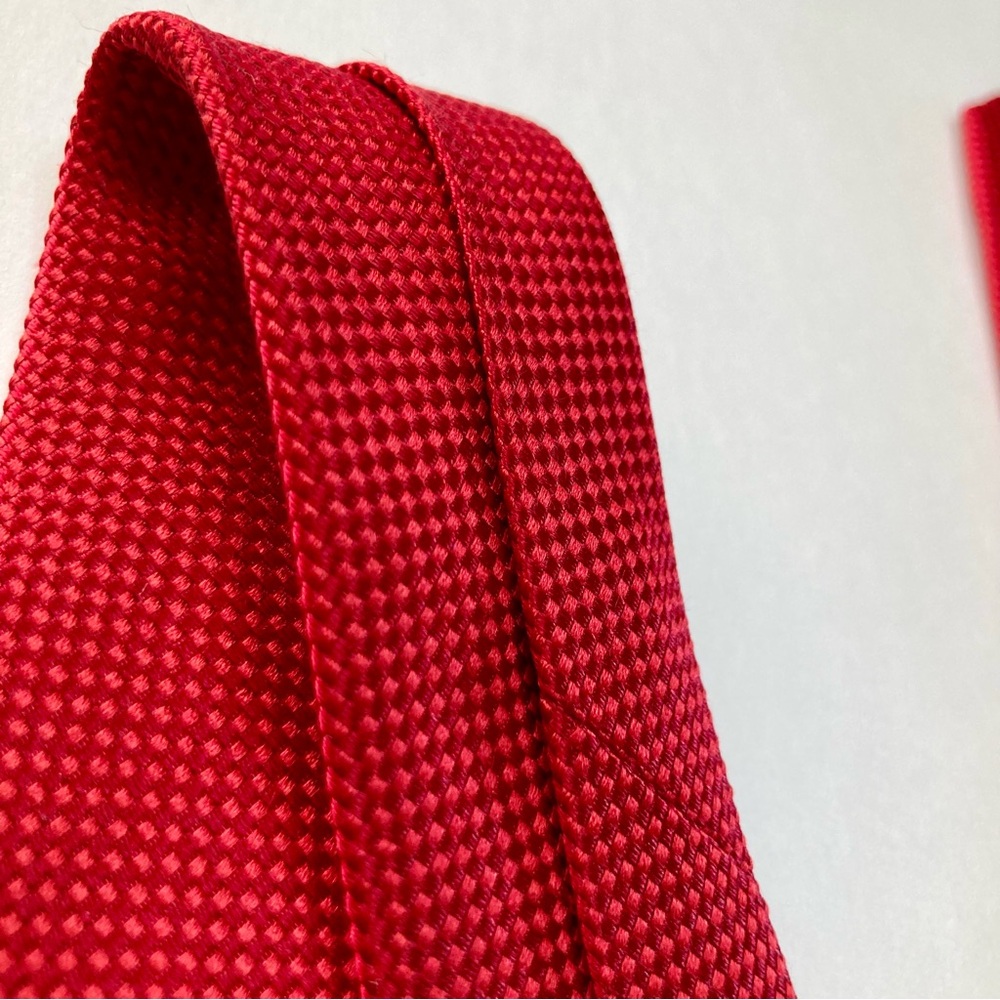 Daniel Cremieux Red 100% Silk Classic Handmade Tie, 3.5” - Picture 4 of 8